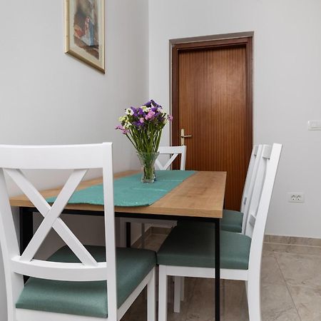 Apartments With A Parking Space Pisak, Omis - 5975 Екстер'єр фото